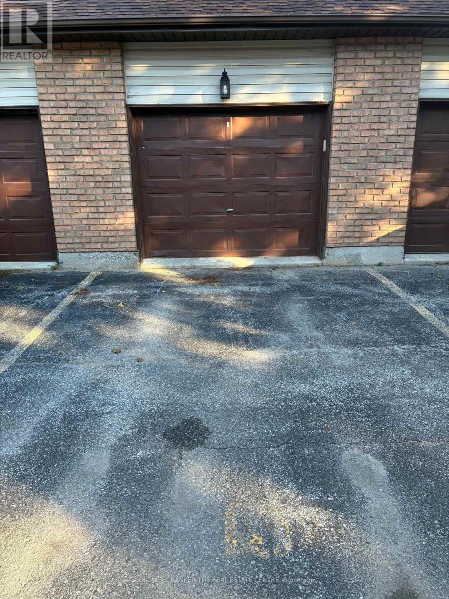 Photo 8 of 10 234 Cundles Road E, Barrie ON