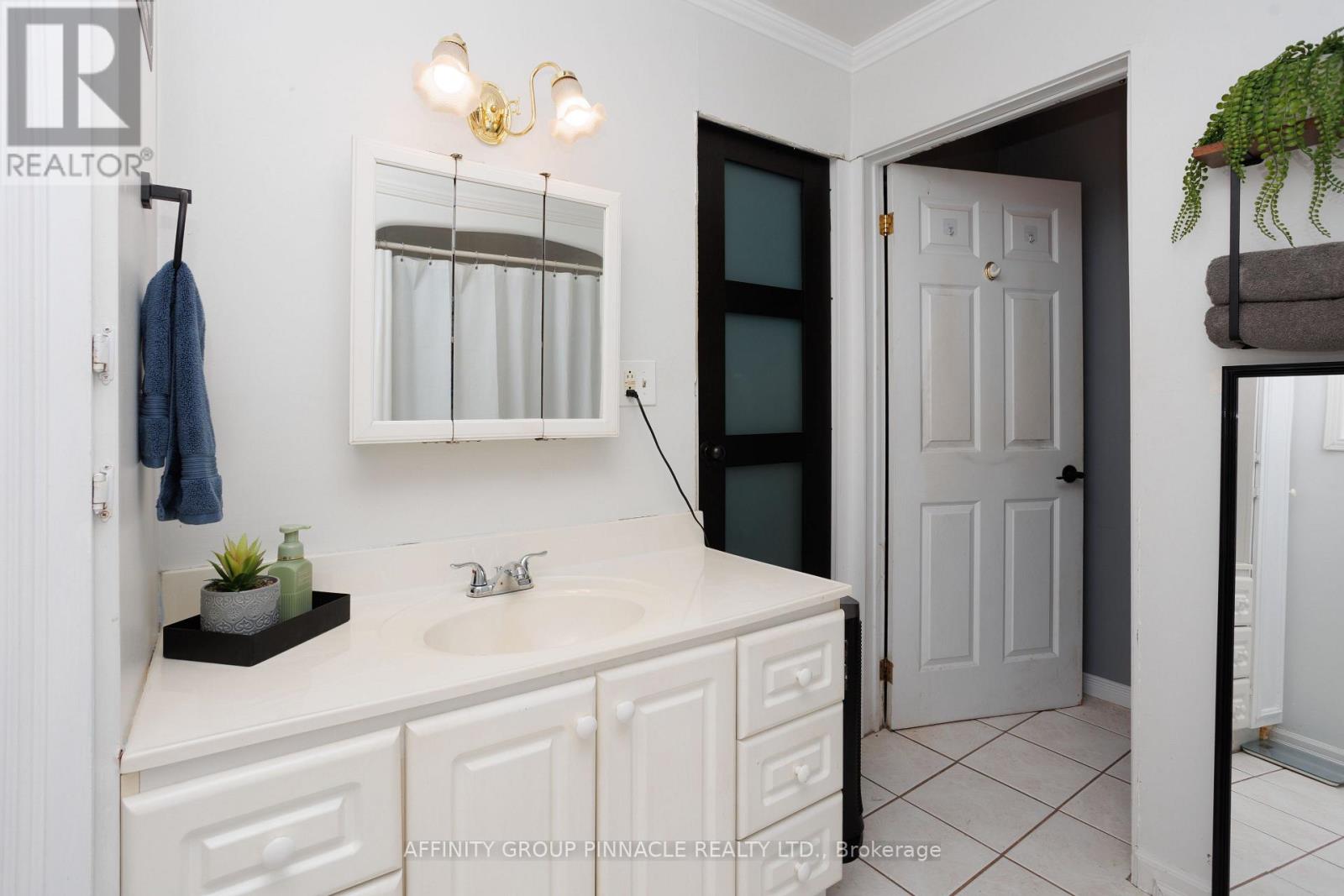Photo 18 of 828 Northline Road, Kawartha Lakes ON