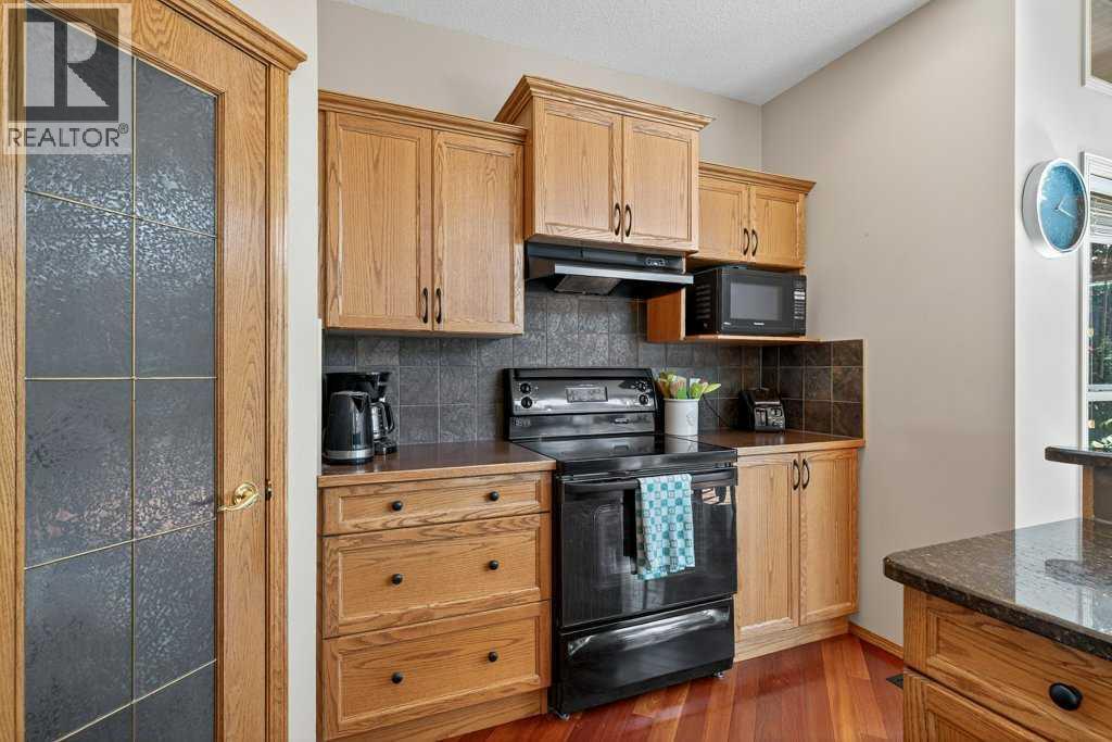Photo 13 of 504 Panatella Court Nw, Calgary AB