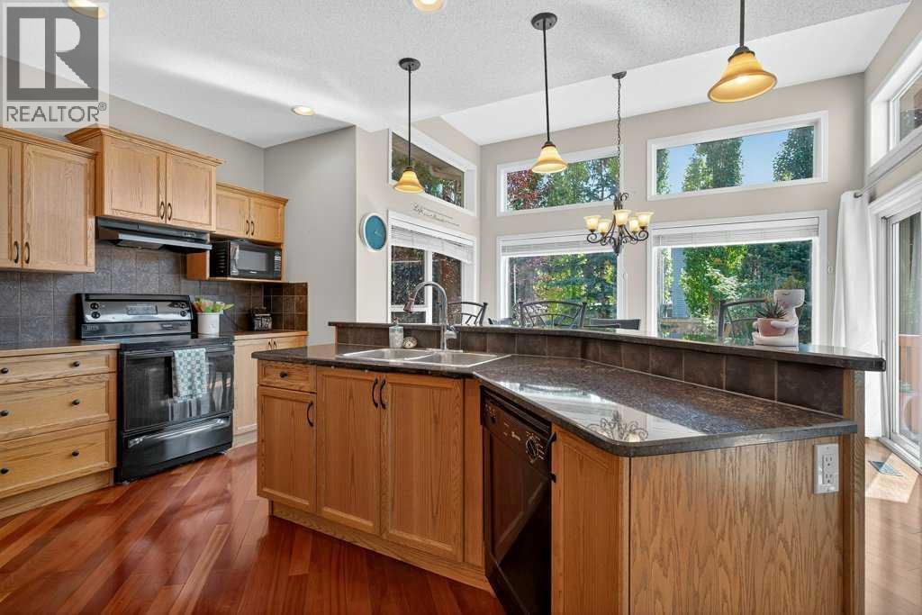 Photo 12 of 504 Panatella Court Nw, Calgary AB