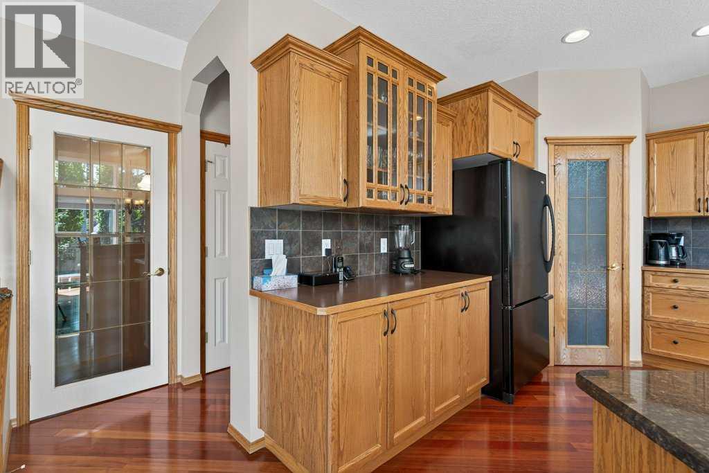 Photo 14 of 504 Panatella Court Nw, Calgary AB