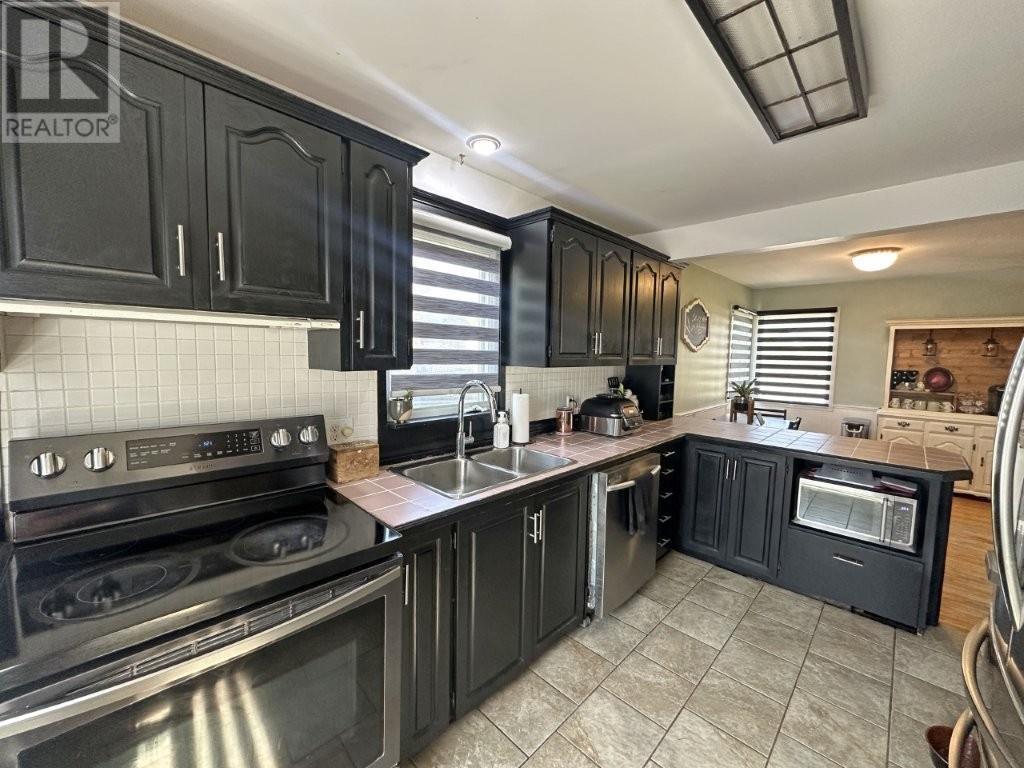 Photo 17 of 66 Hudson Drive, Terrace Bay ON