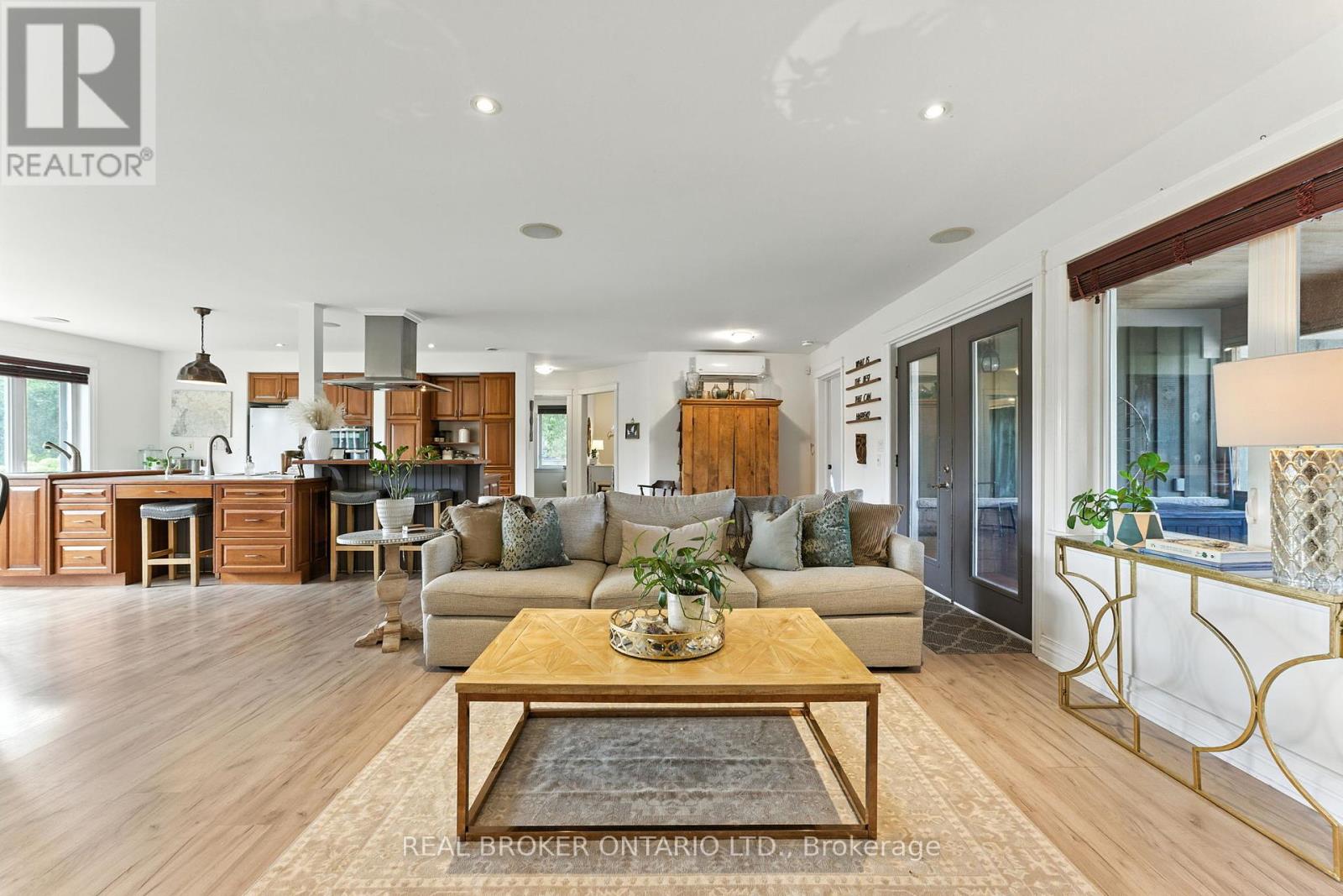 Photo 11 of 39 Cambridge Court, North Grenville ON