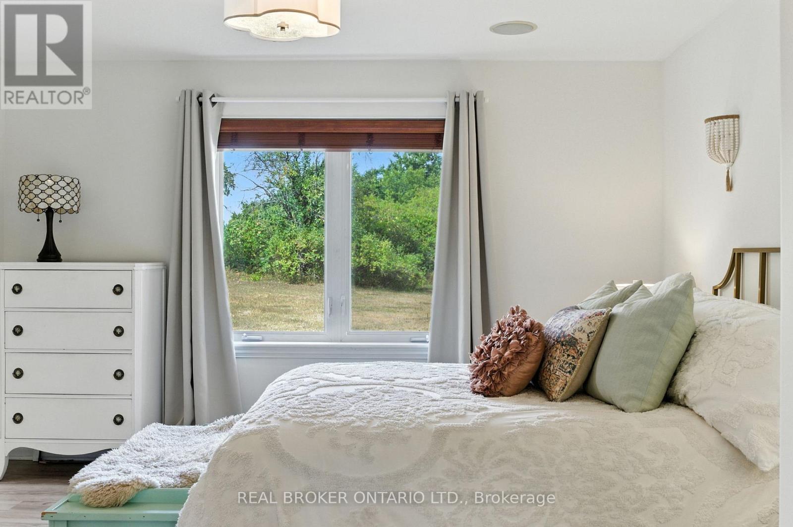 Photo 26 of 39 Cambridge Court, North Grenville ON