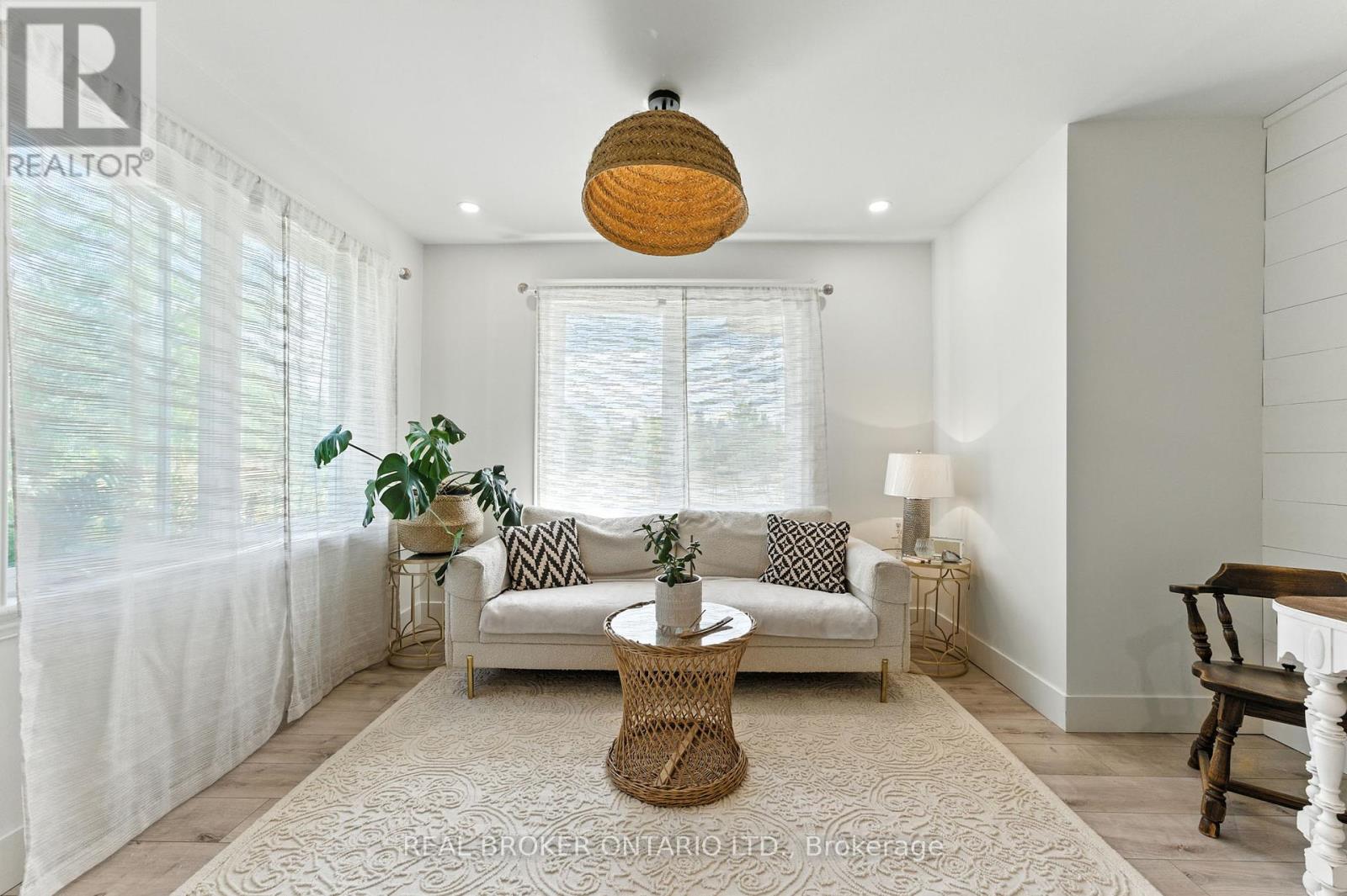 Photo 35 of 39 Cambridge Court, North Grenville ON