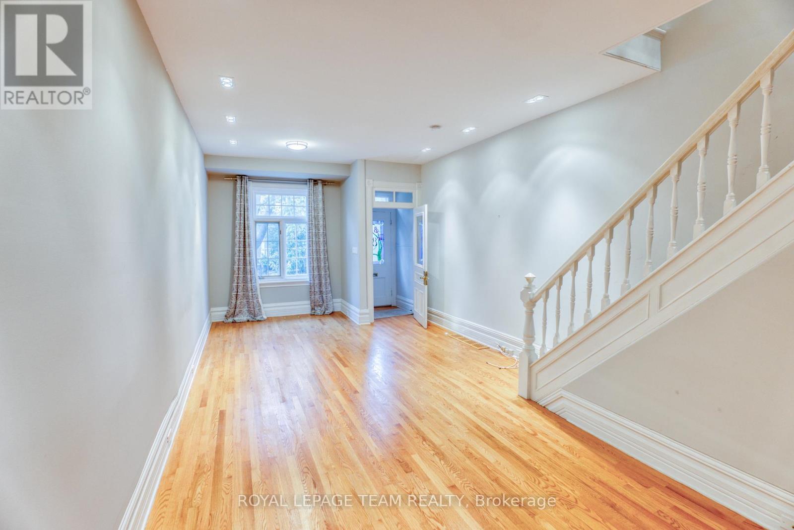 Photo 7 of 87 Guigues Avenue, Ottawa ON