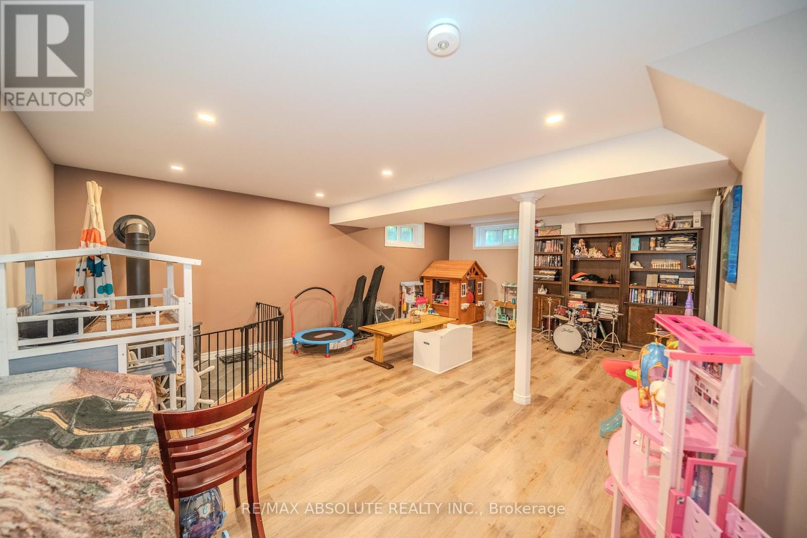 Photo 7 of 1127 Rollin Road, Clarencerockland ON
