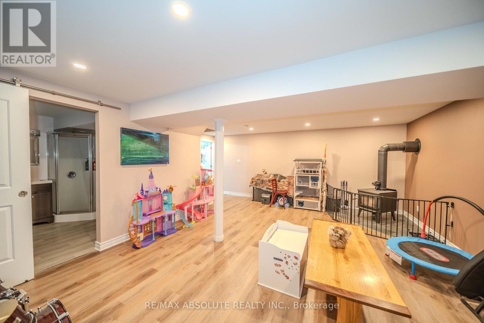 Photo 3 of 1127 Rollin Road, Clarencerockland ON