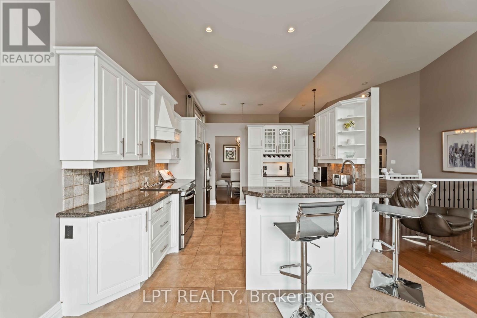 Photo 13 of 156 Riverstone Drive, Ottawa ON