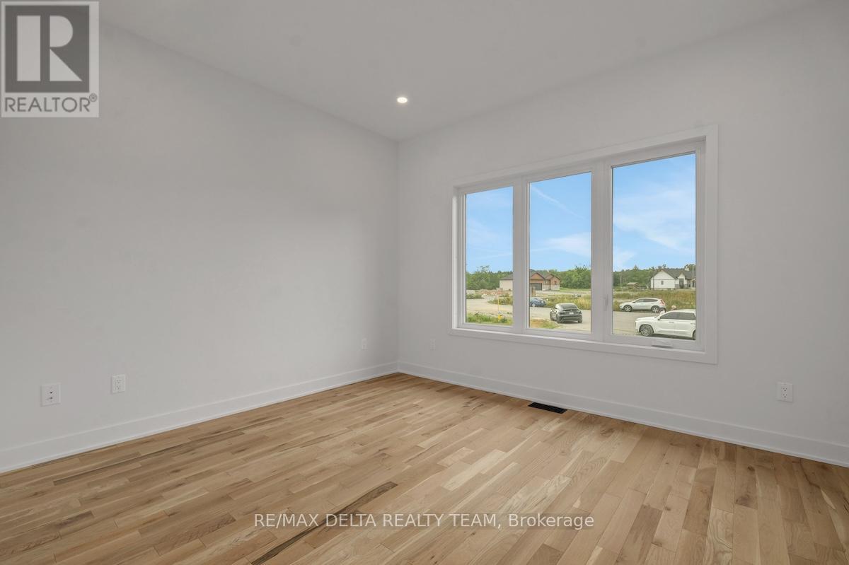 Photo 26 of 10 Vicky Court, Clarencerockland ON