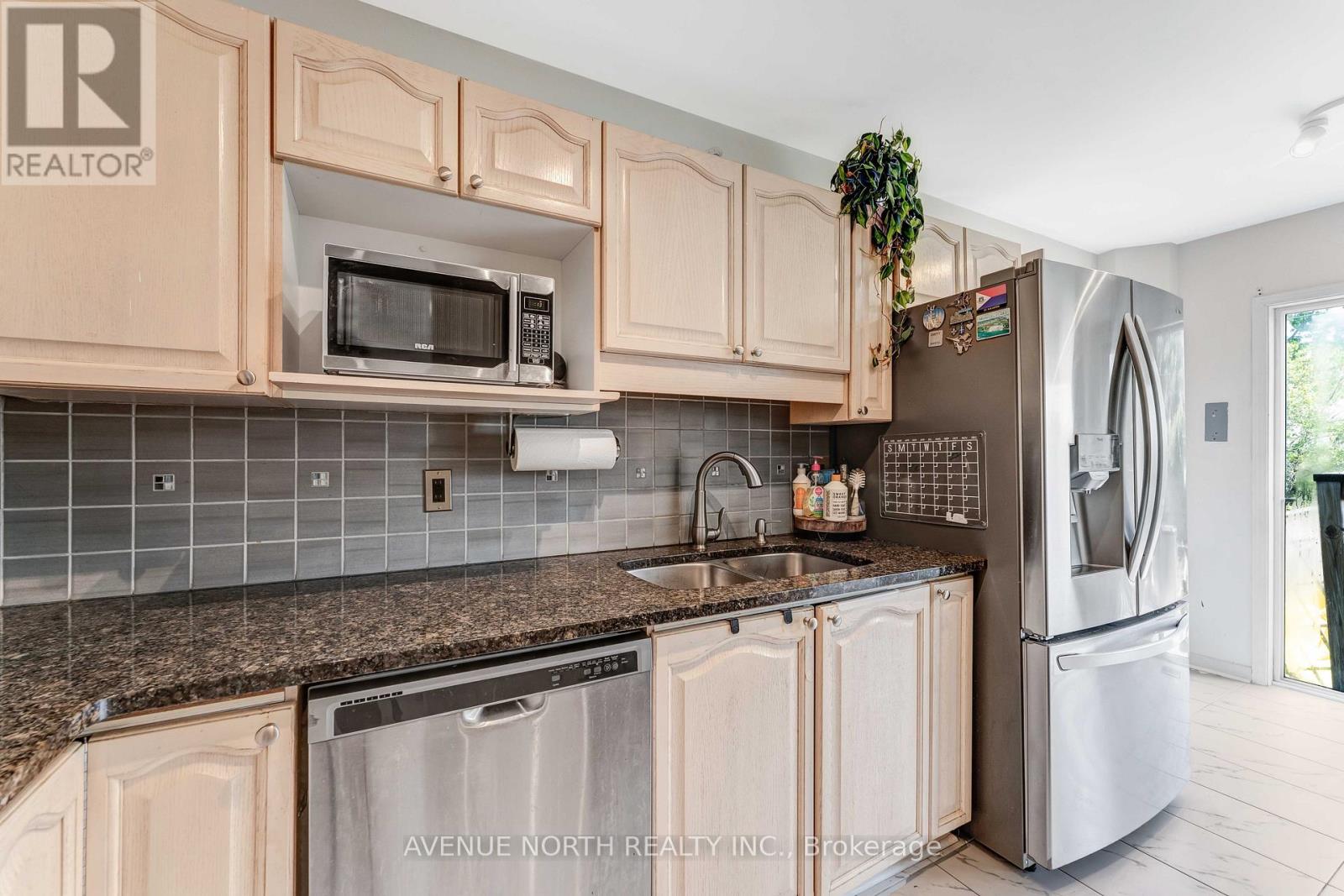 Photo 13 of 51 Mullcraft Crescent, Ottawa ON