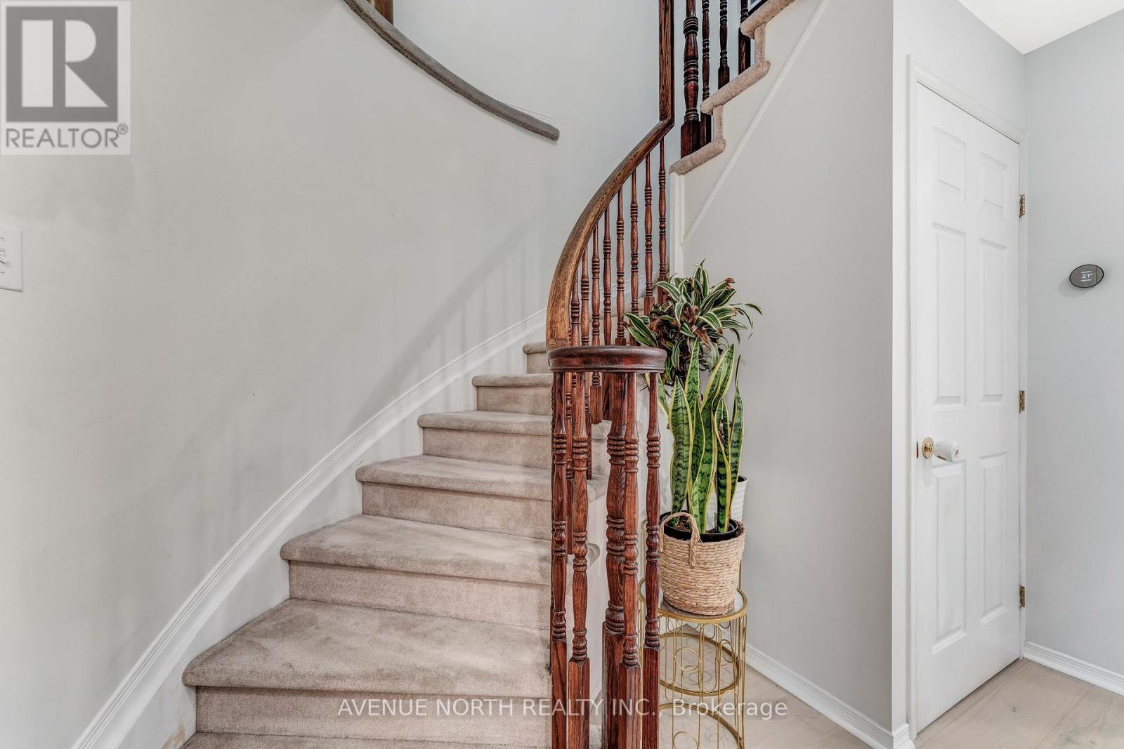 Photo 16 of 51 Mullcraft Crescent, Ottawa ON