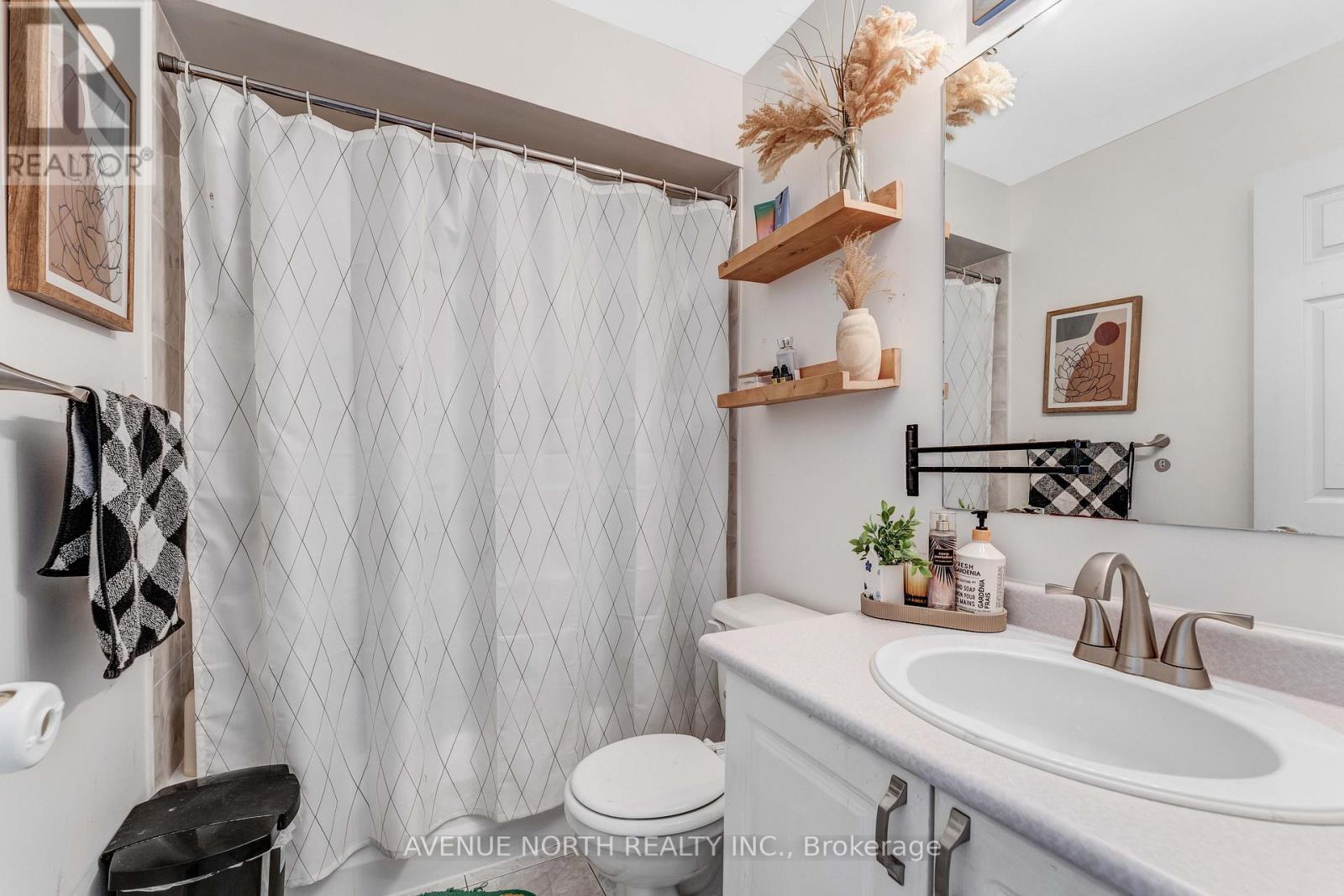 Photo 22 of 51 Mullcraft Crescent, Ottawa ON
