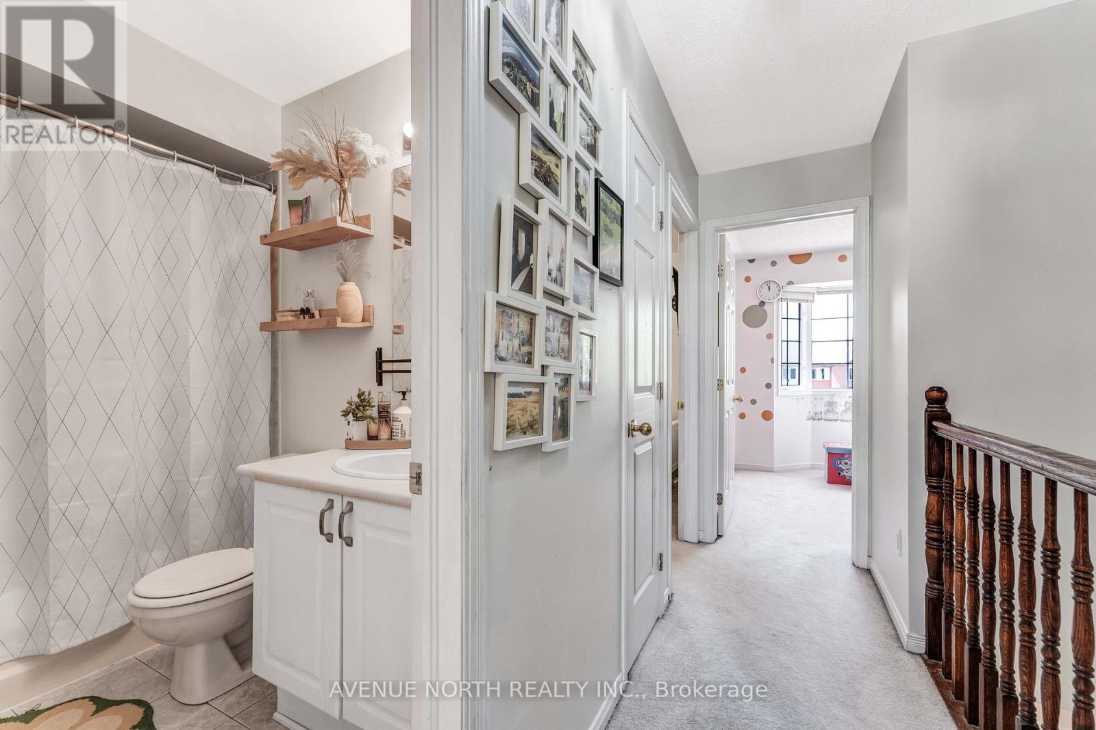 Photo 23 of 51 Mullcraft Crescent, Ottawa ON