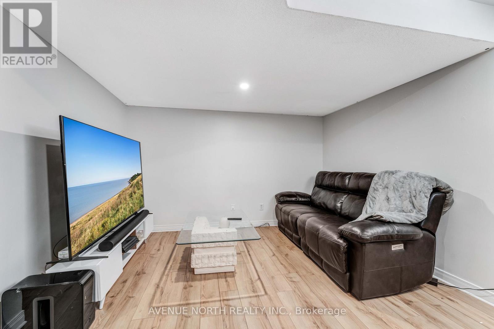 Photo 24 of 51 Mullcraft Crescent, Ottawa ON