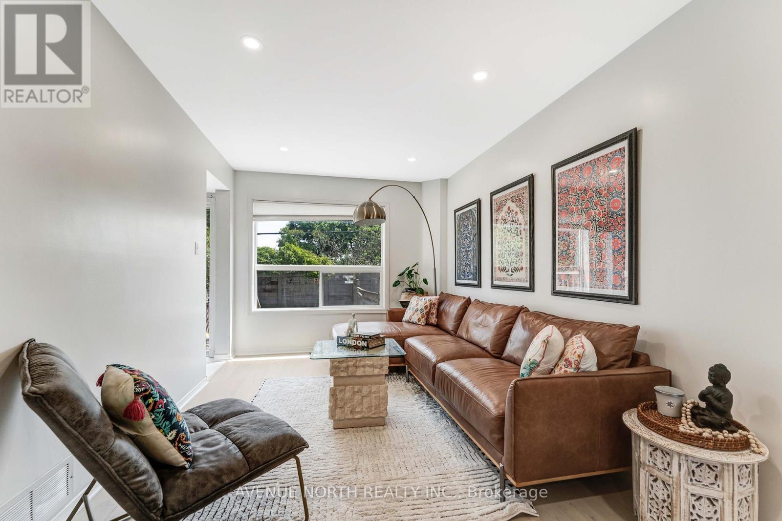 Photo 8 of 51 Mullcraft Crescent, Ottawa ON