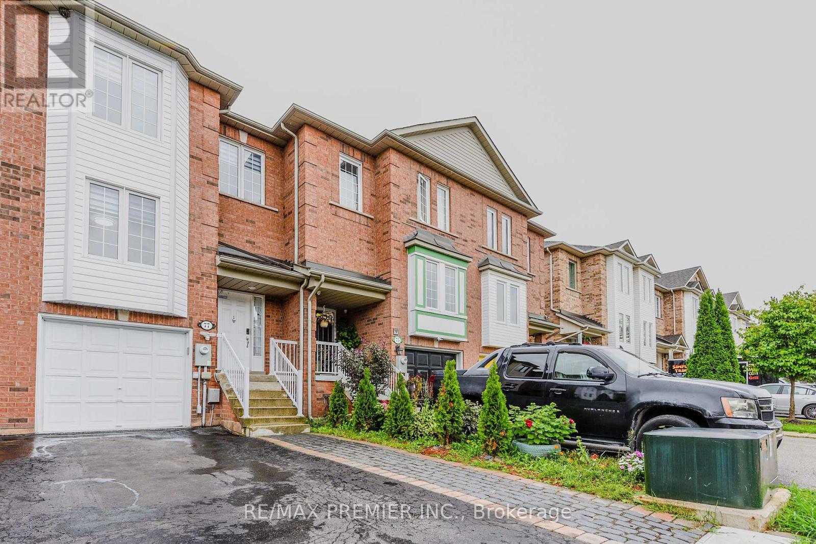 Photo 1 of 77 Wilmont Court, Brampton ON