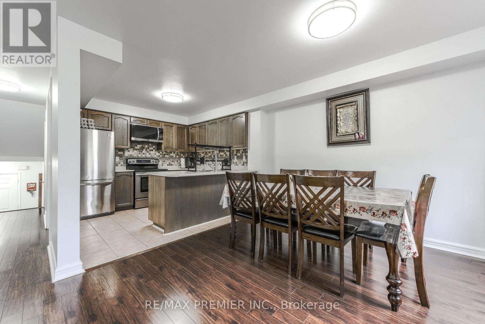 Photo 13 of 77 Wilmont Court, Brampton ON