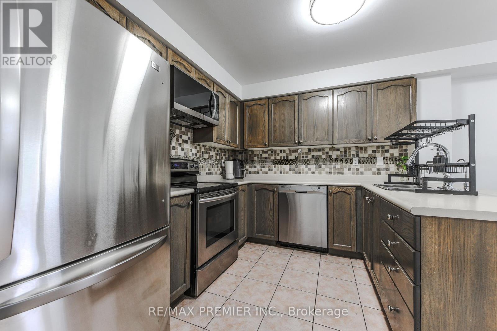 Photo 15 of 77 Wilmont Court, Brampton ON