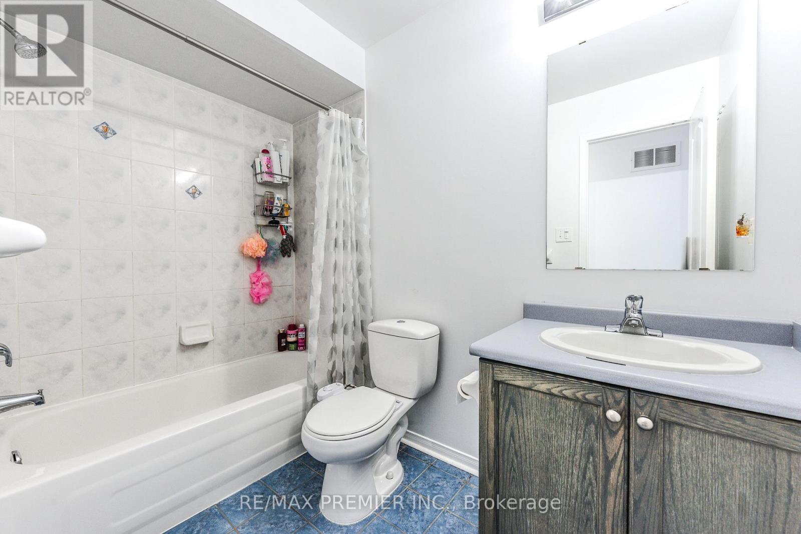 Photo 24 of 77 Wilmont Court, Brampton ON