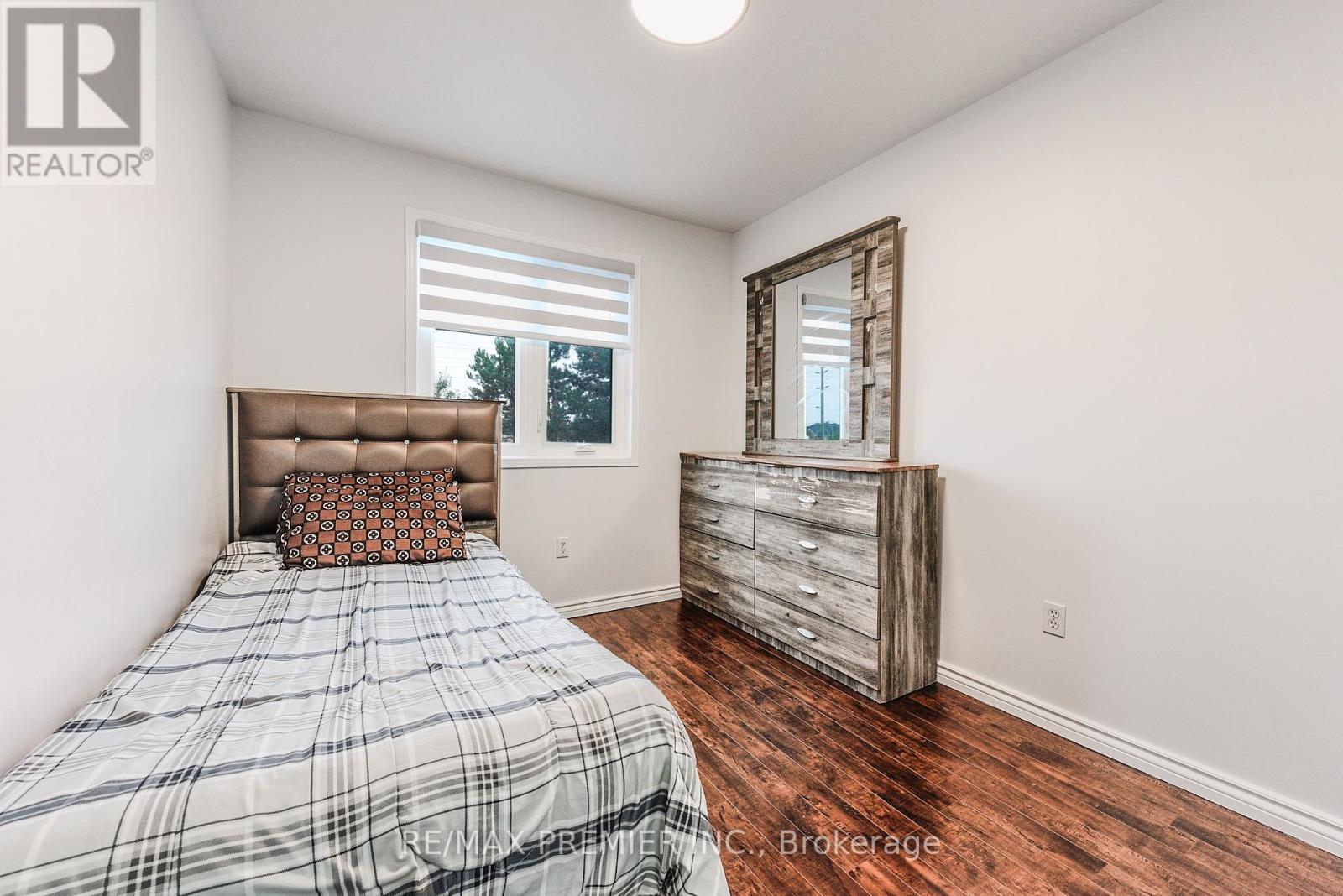 Photo 25 of 77 Wilmont Court, Brampton ON