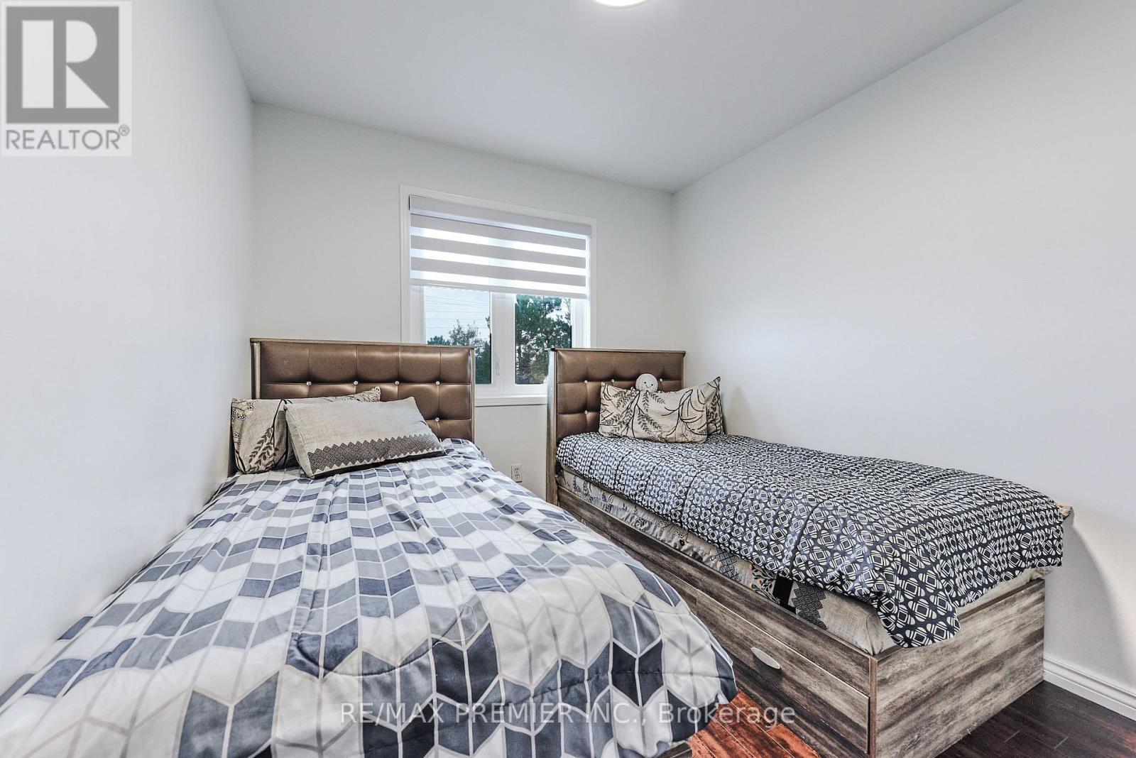 Photo 28 of 77 Wilmont Court, Brampton ON