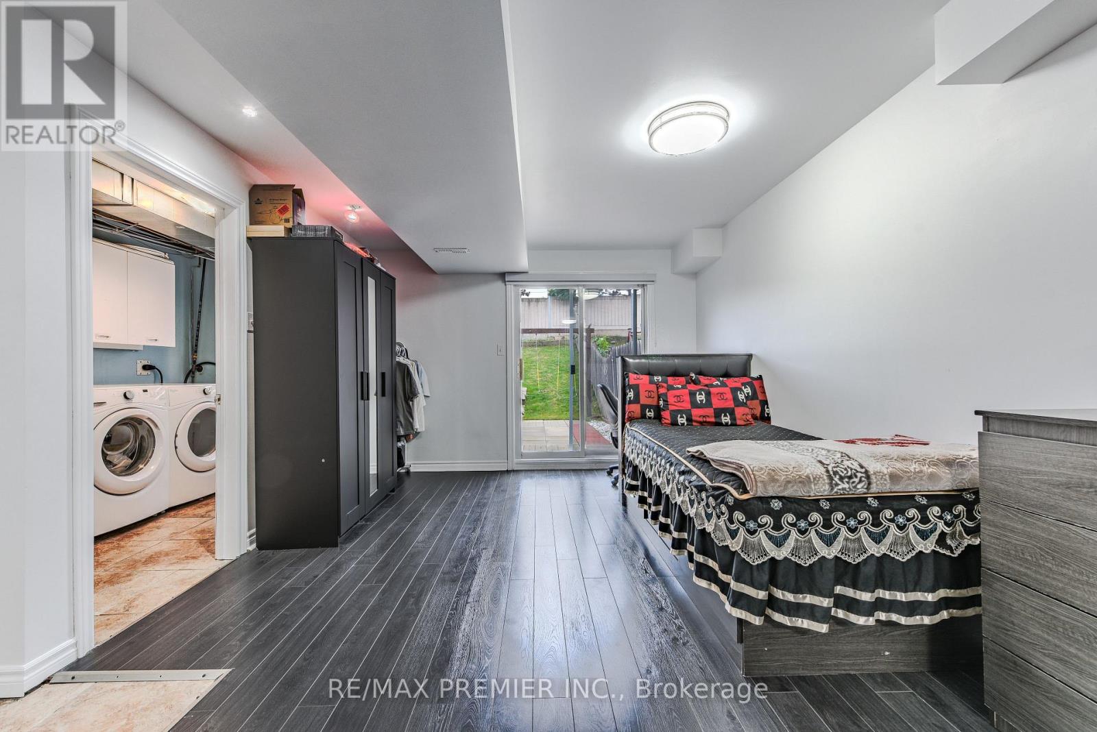 Photo 34 of 77 Wilmont Court, Brampton ON