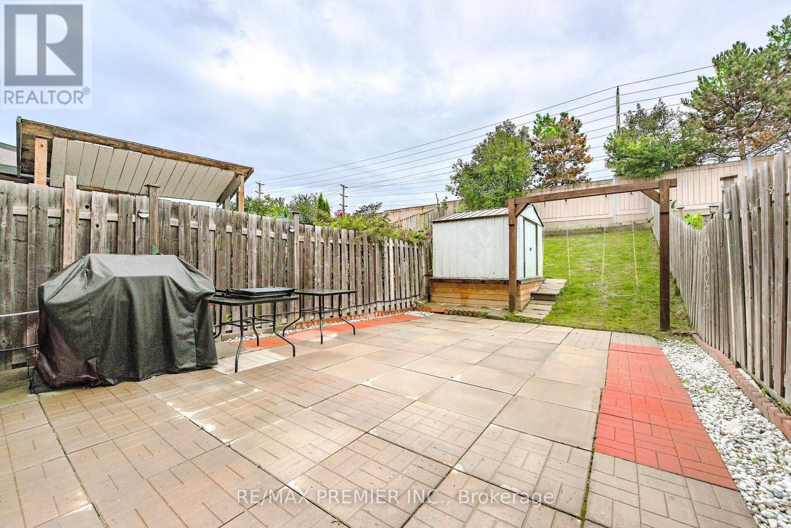 Photo 35 of 77 Wilmont Court, Brampton ON