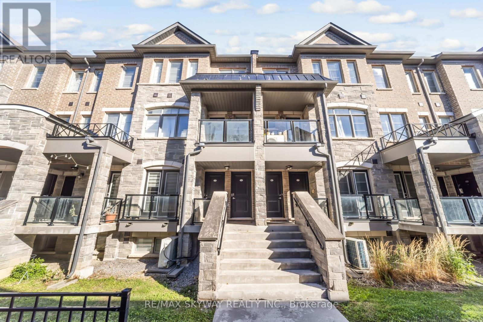 Photo 1 of 22 200 Veterans Drive, Brampton ON