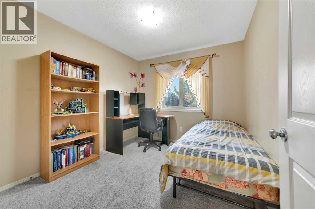 Photo 12 of 1 1407 53 Avenue, Lloydminster AB