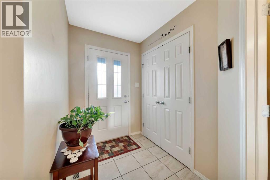 Photo 2 of 1 1407 53 Avenue, Lloydminster AB