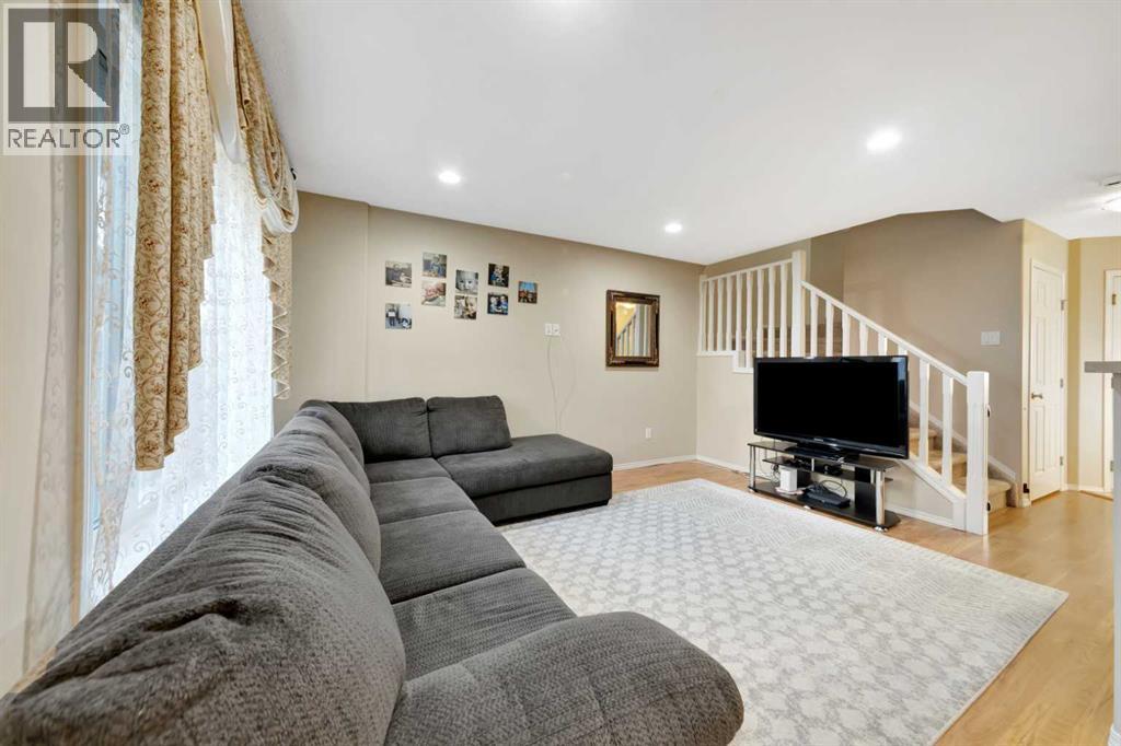 Photo 6 of 1 1407 53 Avenue, Lloydminster AB