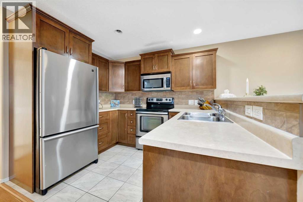 Photo 7 of 1 1407 53 Avenue, Lloydminster AB