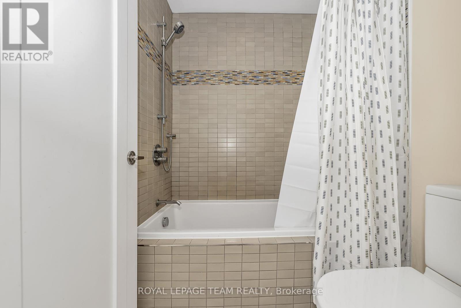 Photo 21 of 6290 Emerald Links Drive, Ottawa ON