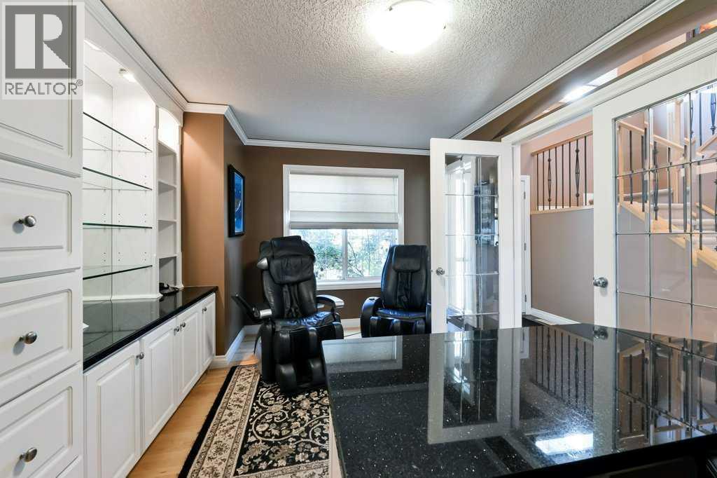Photo 12 of 6 Royal Birkdale Court Nw, Calgary AB