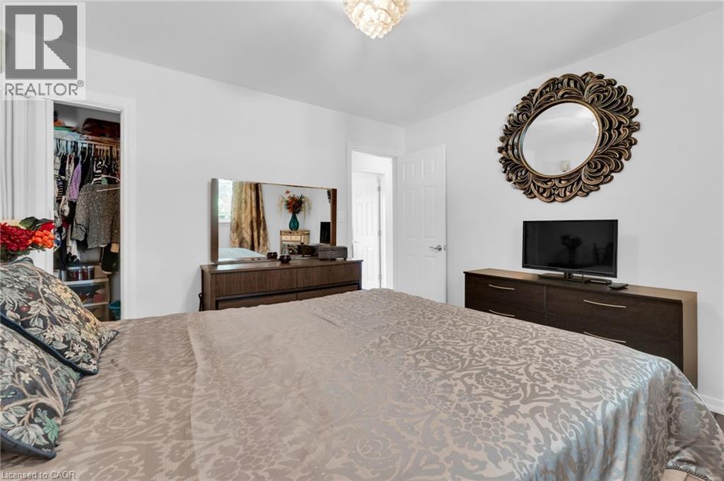 Photo 22 of 19 Kinnard Road, Brantford ON