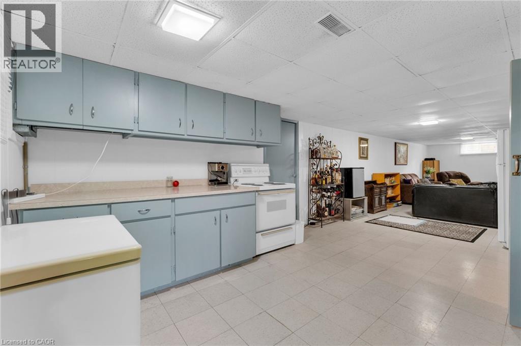Photo 23 of 19 Kinnard Road, Brantford ON