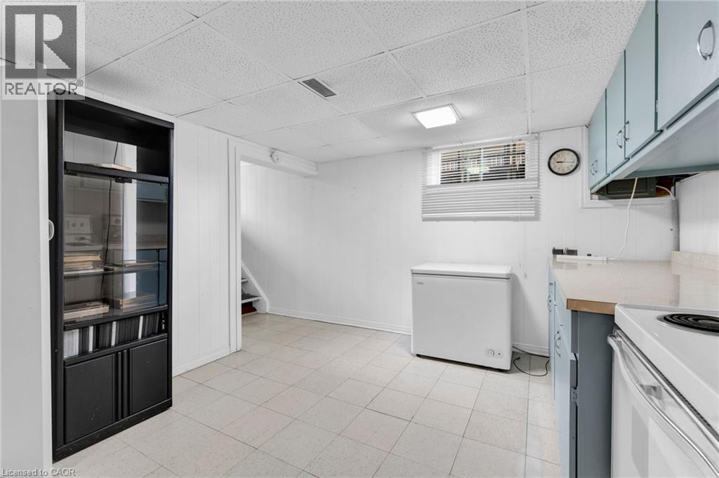 Photo 26 of 19 Kinnard Road, Brantford ON