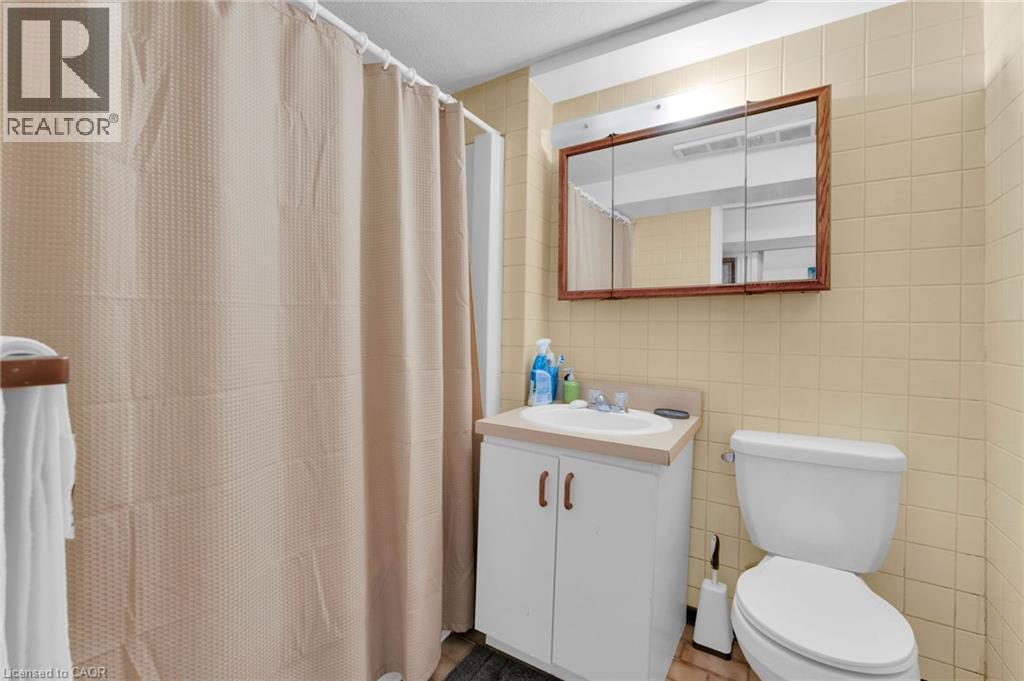 Photo 31 of 19 Kinnard Road, Brantford ON