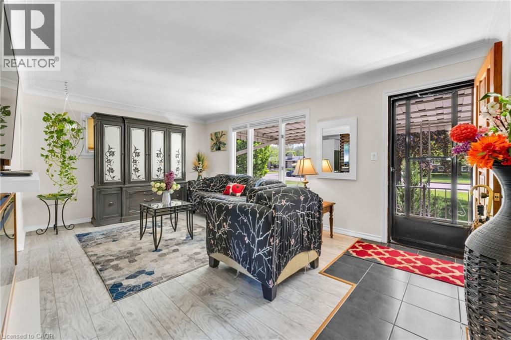Photo 6 of 19 Kinnard Road, Brantford ON