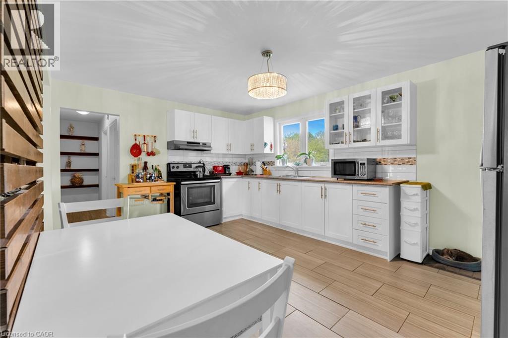 Photo 9 of 19 Kinnard Road, Brantford ON