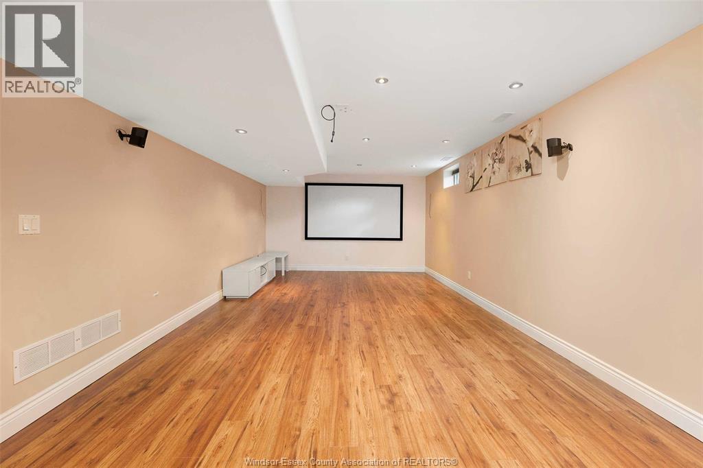 Photo 33 of 2895 Brooklyn Avenue, Lasalle ON