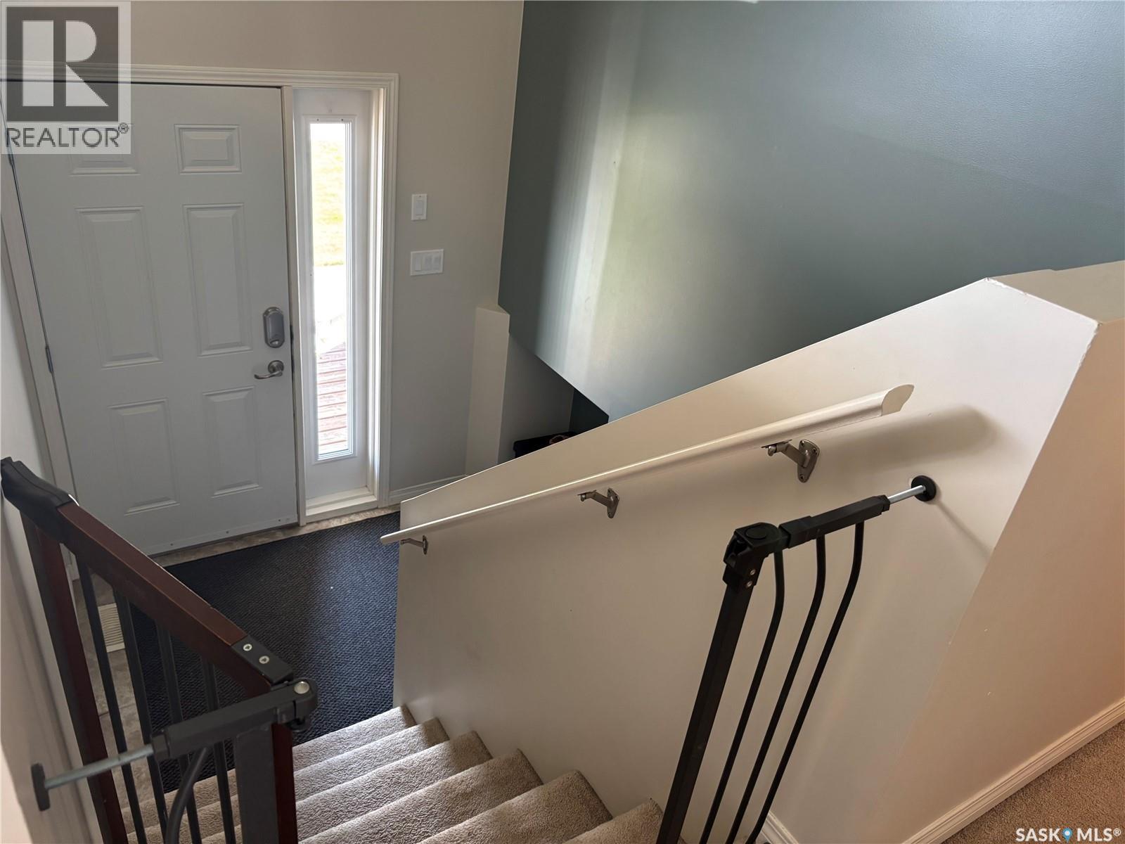 Photo 16 of 813 Lochwood Place, Swift Current SK