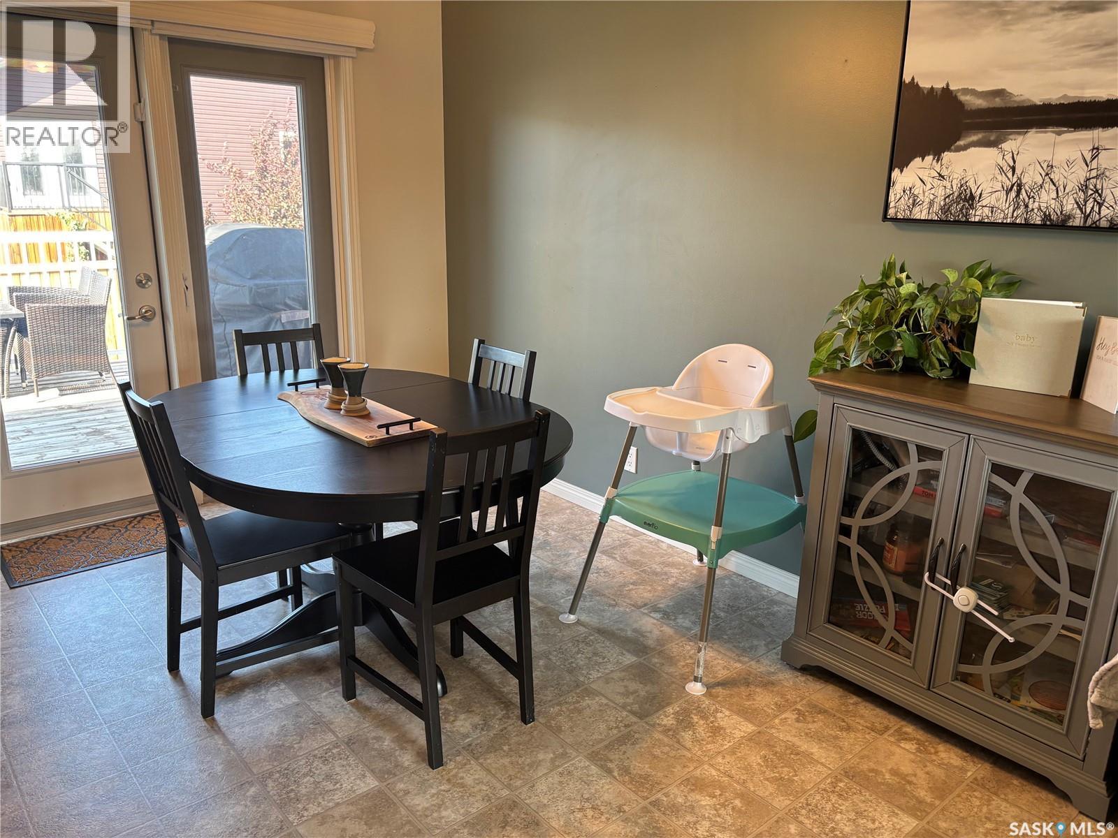 Photo 6 of 813 Lochwood Place, Swift Current SK