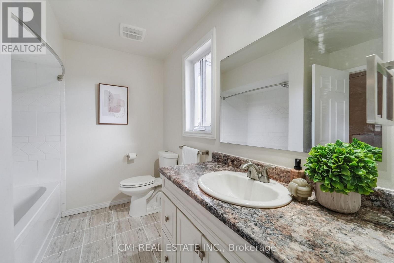 Photo 15 of 49 495 Sidney Drive, Ottawa ON