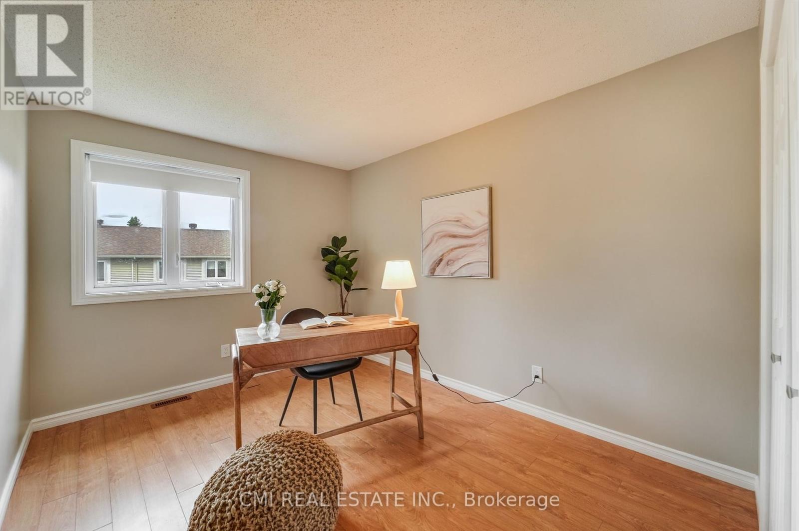 Photo 18 of 49 495 Sidney Drive, Ottawa ON