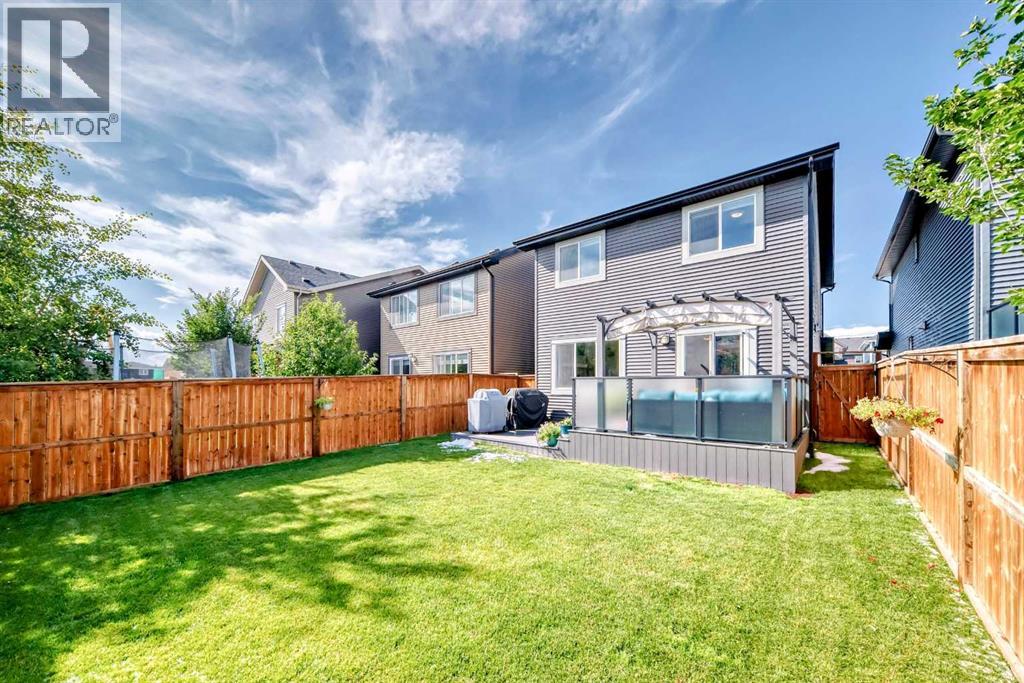 Photo 32 of 36 Sundown Avenue, Cochrane AB