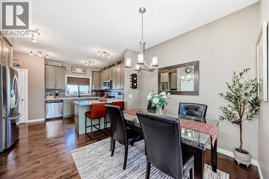 Photo 10 of 519 Copperpond Boulevard Se, Calgary AB