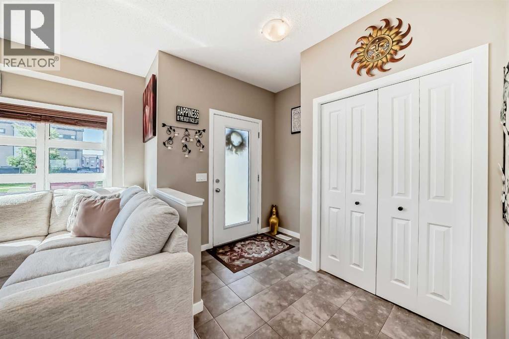 Photo 5 of 519 Copperpond Boulevard Se, Calgary AB