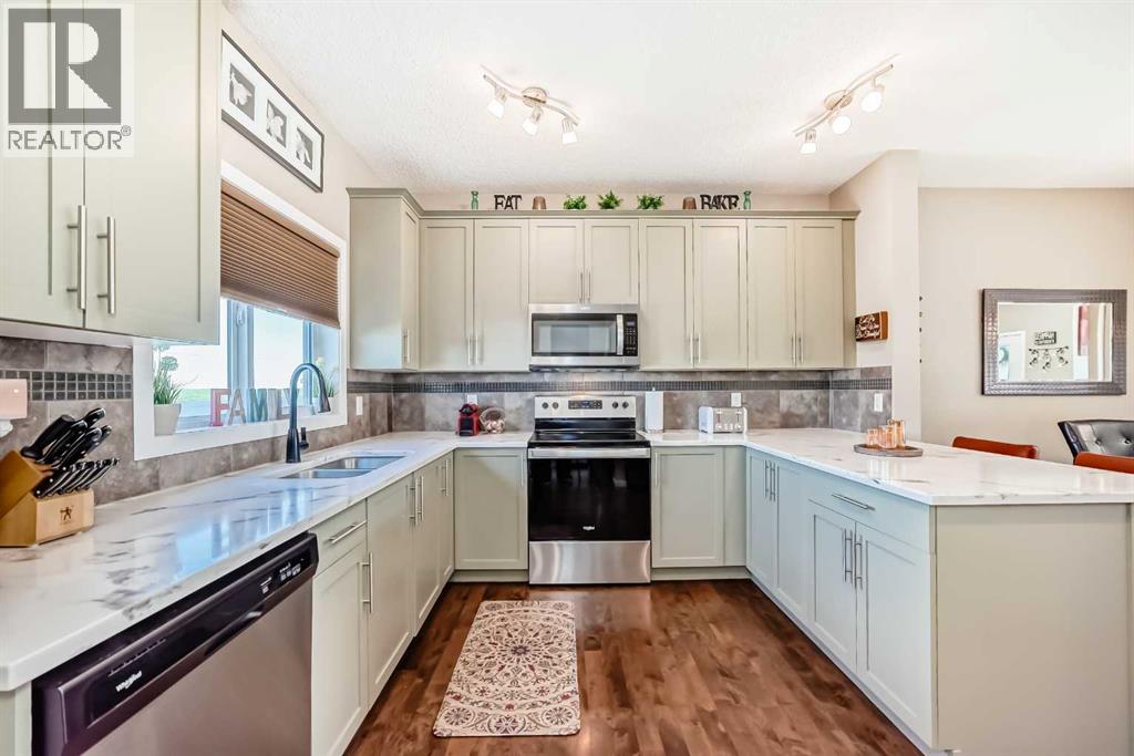 Photo 9 of 519 Copperpond Boulevard Se, Calgary AB